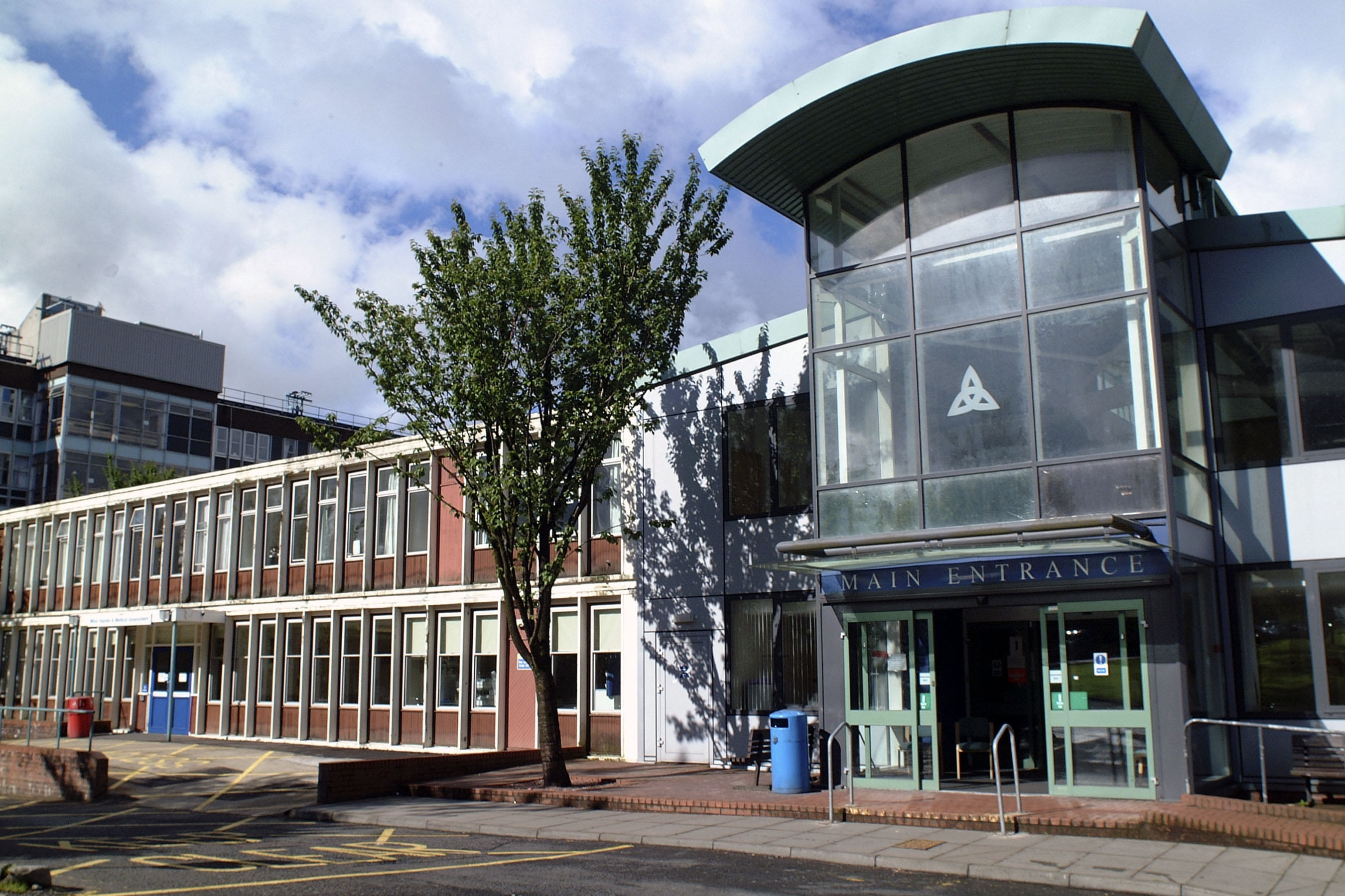 vale-of-leven-hospital-exterior-the-democrat